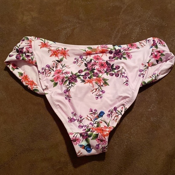 Nanette Lapore scoop swim with Shade and shore top (Sm-Med), bottoms size 8 - Picture 3 of 14